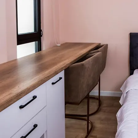 Apartment Farmacia 10 Arlis Babru